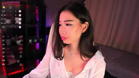 Snapshot of sensualily chatting on November 2025 03:34:02 PM Kiki online show from November 2025 03:34:02 PM