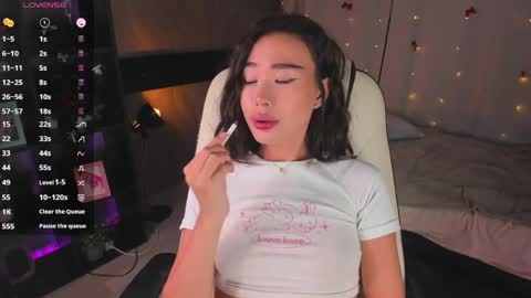 Snapshot of sensualily chatting on April 2026 04:33:02 PM Kiki online show from April 2026 04:33:02 PM