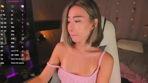 Snapshot of sensualily chatting on May 2026 03:17:01 PM Kiki online show from May 2026 03:17:01 PM