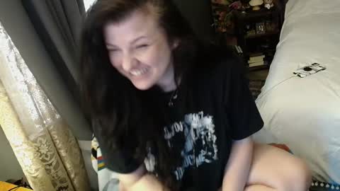 Snapshot of sentfrmheaven chatting on November 2025 02:38:01 PM Tara online show from November 2025 02:38:01 PM