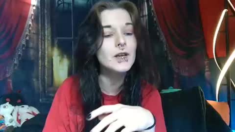 Snapshot of seraphinmunster chatting on December 2024 05:30:01 PM Seraphin Munster online show from December 2024 05:30:01 PM