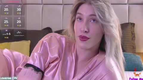 Snapshot of serena_bennet chatting on October 2025 12:31:01 PM Serena online show from October 2025 12:31:01 PM