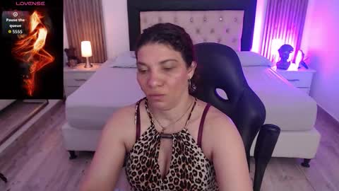 Snapshot of serena_houstonn chatting on January 2026 11:23:02 AM Serena online show from January 2026 11:23:02 AM