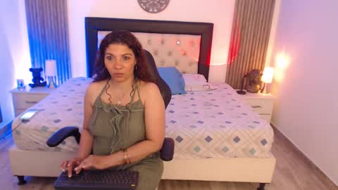 Snapshot of serena_houstonn chatting on February 2026 11:20:02 AM Serena online show from February 2026 11:20:02 AM