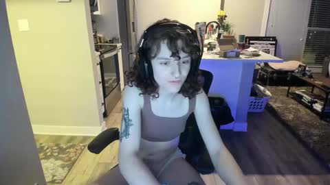 serenabastille online show from April 2026 04:43:02 AM