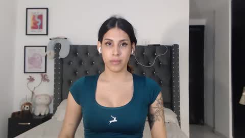 sararoussee online show from December 2024 02:24:01 AM