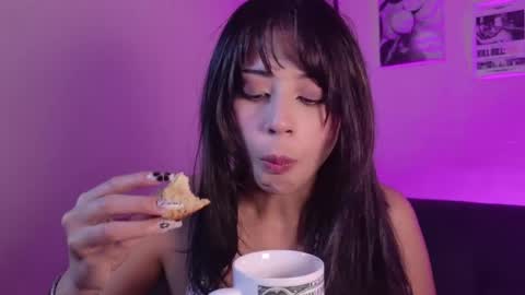 Snapshot of serenbleck chatting on May 2026 10:23:01 AM Seren online show from May 2026 10:23:01 AM
