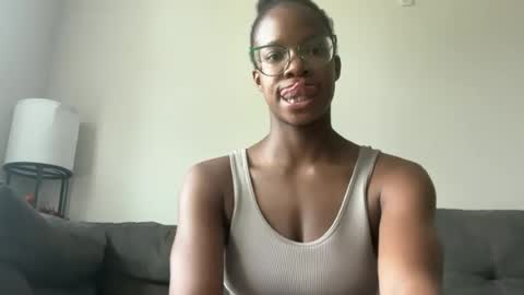 Snapshot of serenitybee chatting on July 2026 02:18:02 PM Serenity Bee online show from July 2026 02:18:02 PM
