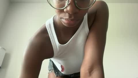 Snapshot of serenitybee chatting on July 2026 03:03:01 PM Serenity Bee online show from July 2026 03:03:01 PM
