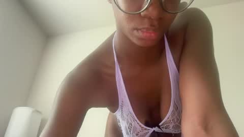 Snapshot of serenitybee chatting on July 2026 03:04:01 PM Serenity Bee online show from July 2026 03:04:01 PM