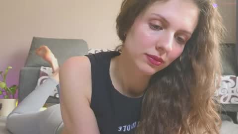 Snapshot of sereta_fin chatting on April 2026 10:43:02 AM Hey Guys and Girls non-binary personalities Im Sereta online show from April 2026 10:43:02 AM