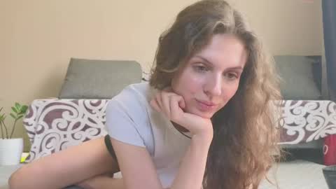 Snapshot of sereta_fin chatting on May 2026 11:39:02 AM Hey Guys and Girls non-binary personalities Im Sereta online show from May 2026 11:39:02 AM