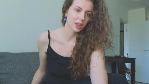 Snapshot of sereta_fin chatting on May 2026 11:25:01 AM Hey Guys and Girls non-binary personalities Im Sereta online show from May 2026 11:25:01 AM