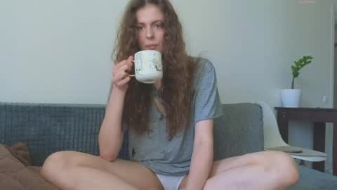 Snapshot of sereta_fin chatting on May 2026 10:32:02 AM Hey Guys and Girls non-binary personalities Im Sereta online show from May 2026 10:32:02 AM