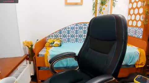 Snapshot of serpenttempter88 chatting on January 2026 06:05:02 AM VIOLA online show from January 2026 06:05:02 AM