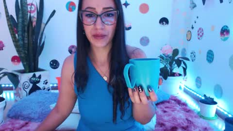Snapshot of seuctive_woman57 chatting on December 2024 10:17:02 AM samy online show from December 2024 10:17:02 AM