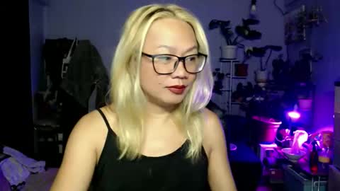 Mistress ANNA WINTOUR online show from February 2026 11:25:01 PM
