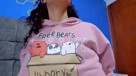 Snapshot of sexfenix_ chatting on February 2025 07:59:02 AM karen and camilo online show from February 2025 07:59:02 AM