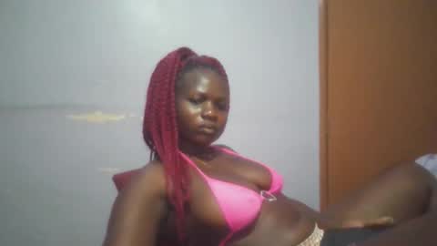 Snapshot of sexie_curvie chatting on September 2025 08:25:02 PM Maggie online show from September 2025 08:25:02 PM