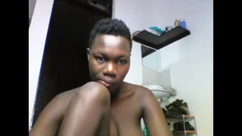 Snapshot of sexqueen02 chatting on December 2024 12:32:02 AM sexqueen02 online show from December 2024 12:32:02 AM