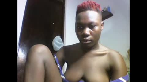 Snapshot of sexqueen02 chatting on January 2025 12:17:02 AM sexqueen02 online show from January 2025 12:17:02 AM