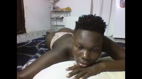 Snapshot of sexqueen02 chatting on February 2025 11:37:02 PM sexqueen02 online show from February 2025 11:37:02 PM