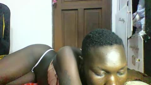 Snapshot of sexqueen02 chatting on October 2025 08:43:01 PM sexqueen02 online show from October 2025 08:43:01 PM