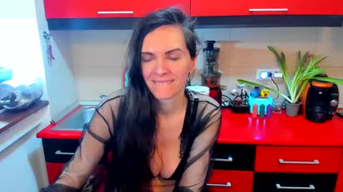 Snapshot of sexqueen1111 chatting on March 2025 01:42:02 AM sexqueen1111 online show from March 2025 01:42:02 AM