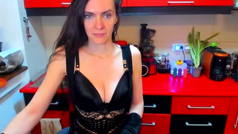 Snapshot of sexqueen1111 chatting on March 2025 06:16:01 AM sexqueen1111 online show from March 2025 06:16:01 AM