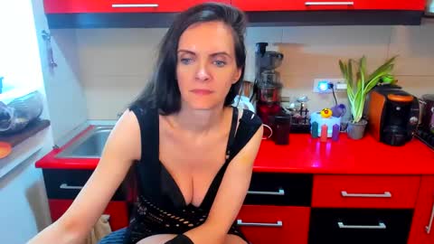 Snapshot of sexqueen1111 chatting on March 2025 02:32:01 AM sexqueen1111 online show from March 2025 02:32:01 AM