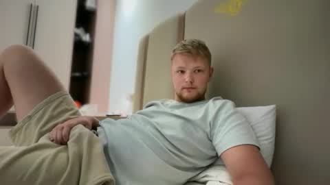 Snapshot of sexual_sbotage chatting on February 2026 05:41:01 PM Max Leman online show from February 2026 05:41:01 PM