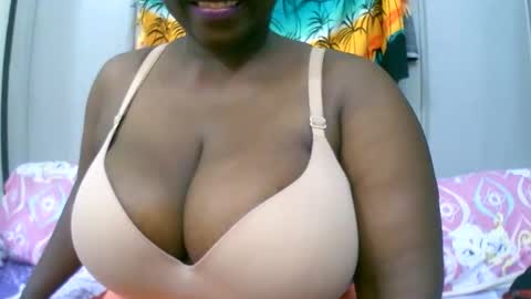 sexxi_ebony online show from November 2025 07:57:01 PM
