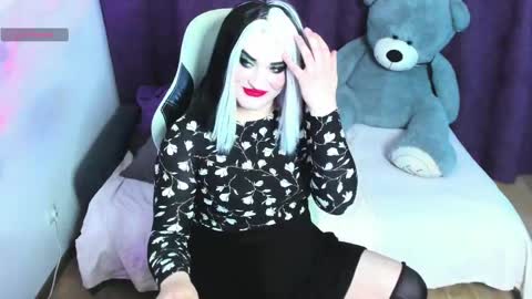 Snapshot of sexxx_queen chatting on May 2026 09:48:02 AM sexxx_queen online show from May 2026 09:48:02 AM