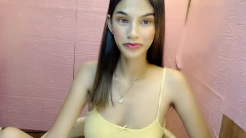Snapshot of sexxy_dahlia chatting on June 2026 05:28:01 AM Dahlia online show from June 2026 05:28:01 AM