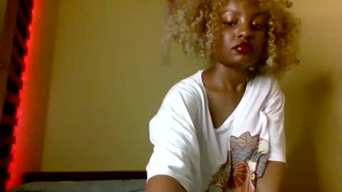 Snapshot of sexxy_daisyy chatting on November 2025 05:12:01 PM sexxy_daisyy online show from November 2025 05:12:01 PM