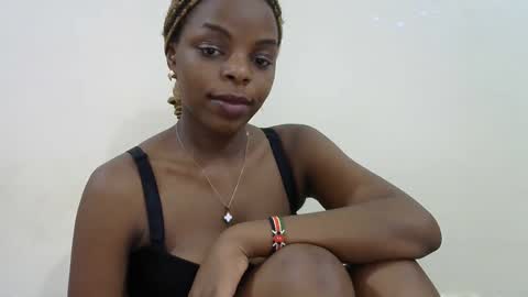 Snapshot of sexxy_montana chatting on November 2025 08:37:02 AM sexxy_montana online show from November 2025 08:37:02 AM