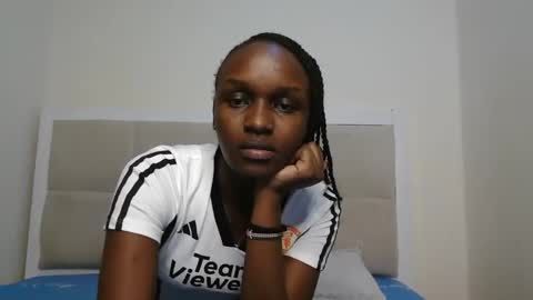 Snapshot of sexxymaya25 chatting on October 2025 05:02:02 PM maya online show from October 2025 05:02:02 PM