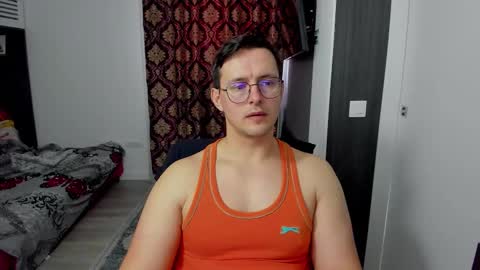 Sexxymuscles4U online show from March 2026 12:11:01 PM