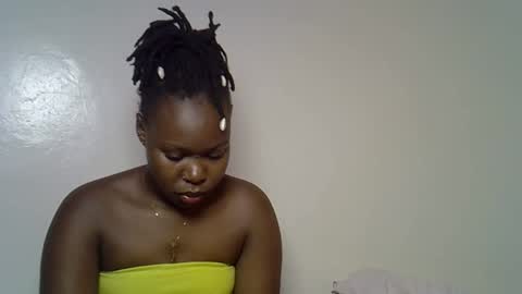 Snapshot of sexy40608102 chatting on December 2025 05:46:01 AM CurvyGoddess online show from December 2025 05:46:01 AM