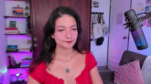 sexy__emma online show from October 2025 05:43:01 PM