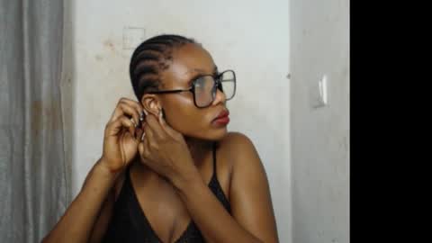 Snapshot of sexy_badgirl2 chatting on November 2025 06:17:01 PM Sexy blackgirl2 online show from November 2025 06:17:01 PM