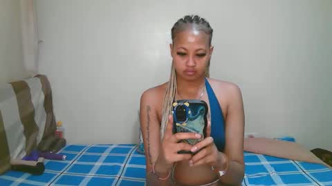 Snapshot of sexy_bluegirl chatting on April 2026 04:28:02 PM sexy_bluegirl online show from April 2026 04:28:02 PM