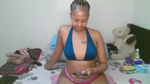 Snapshot of sexy_bluegirl chatting on May 2026 04:22:01 PM sexy_bluegirl online show from May 2026 04:22:01 PM
