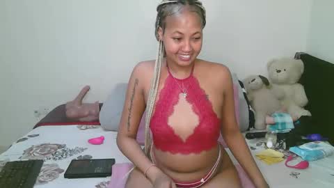 Snapshot of sexy_bluegirl chatting on May 2026 10:26:02 PM sexy_bluegirl online show from May 2026 10:26:02 PM