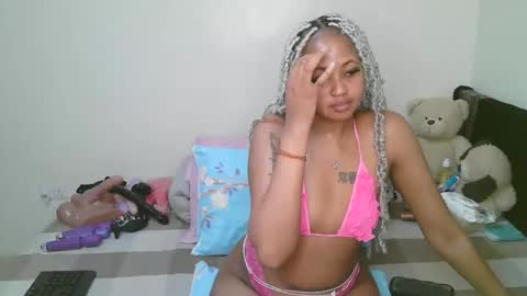 Snapshot of sexy_bluegirl chatting on May 2026 06:51:02 AM sexy_bluegirl online show from May 2026 06:51:02 AM