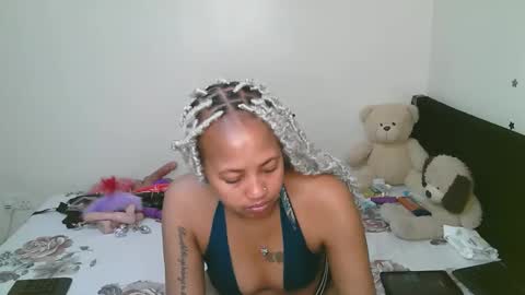Snapshot of sexy_bluegirl chatting on May 2026 05:15:02 AM sexy_bluegirl online show from May 2026 05:15:02 AM