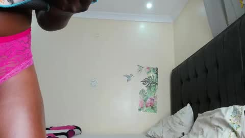 Snapshot of sexy_celena chatting on March 2025 08:32:01 PM Celena Selena online show from March 2025 08:32:01 PM