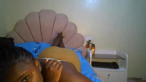 Snapshot of sexy_corn chatting on June 2026 05:30:01 AM Connie online show from June 2026 05:30:01 AM