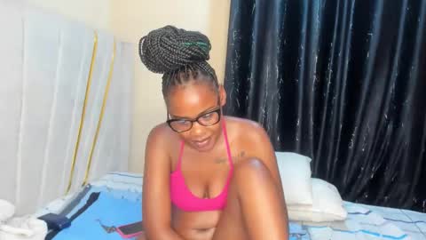 Snapshot of sexy_cutejoy chatting on November 2025 09:25:02 PM Joy online show from November 2025 09:25:02 PM