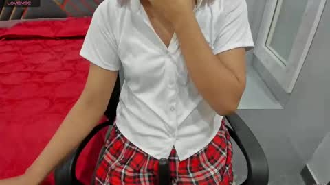 Snapshot of sexy_doll_1_ chatting on February 2025 04:57:01 PM Sexydoll online show from February 2025 04:57:01 PM